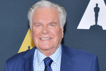 Robert Wagner Net Worth: Bio, Age, Height, Education, Career, Family, Girlfriend, Social Media & More